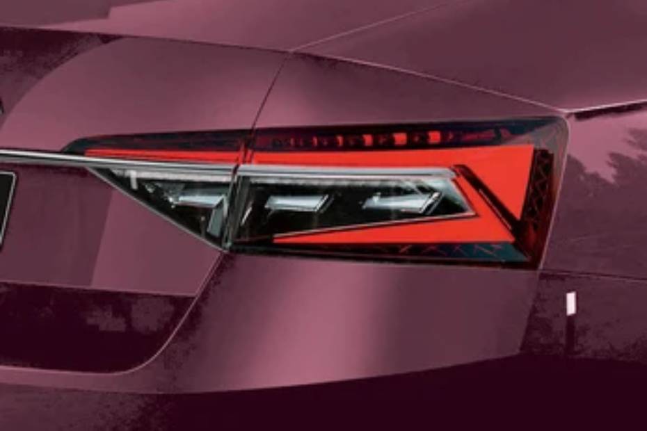 Skoda Superb Facelift Taillight