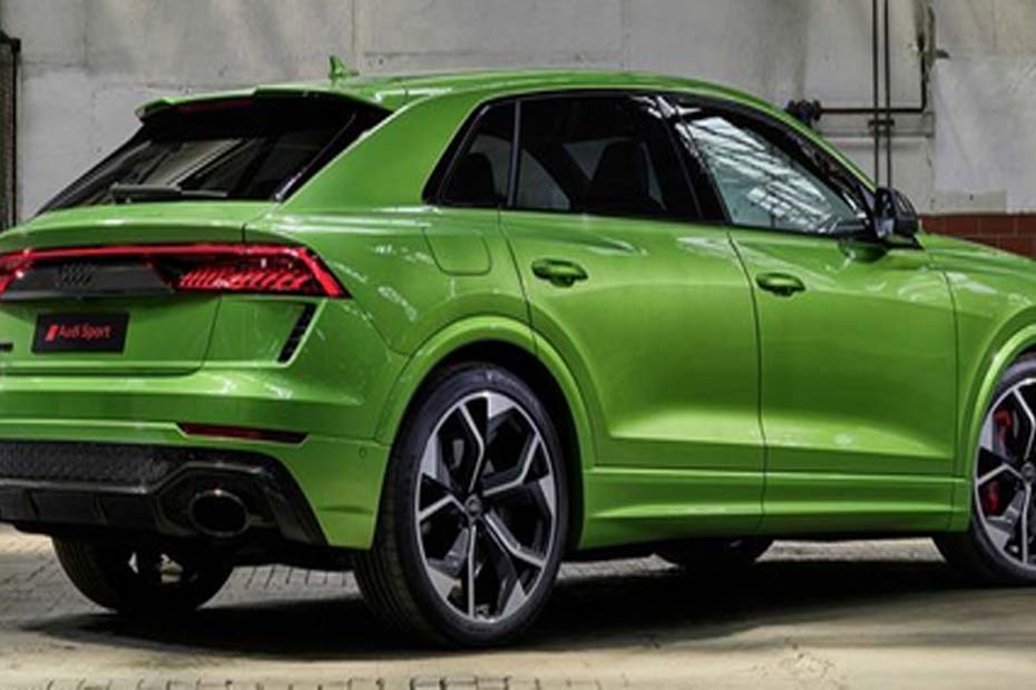 Audi RS Q8 Right Side View