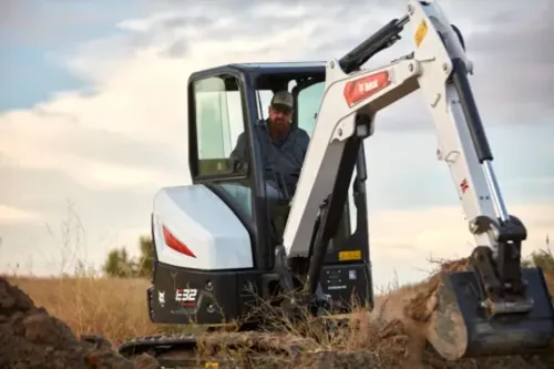BOBCAT E32