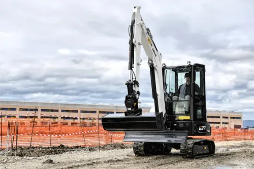 BOBCAT E37
