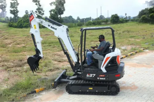 BOBCAT E37 XTRA HD