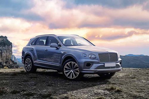 Bentley Bentayga Right Side Front View