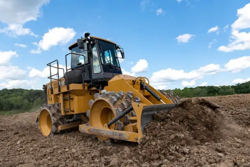 CAT 815 Compactor