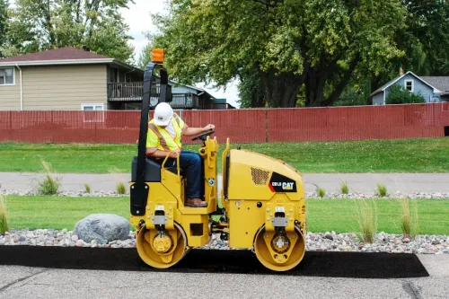 CAT CB1.8 Compactor