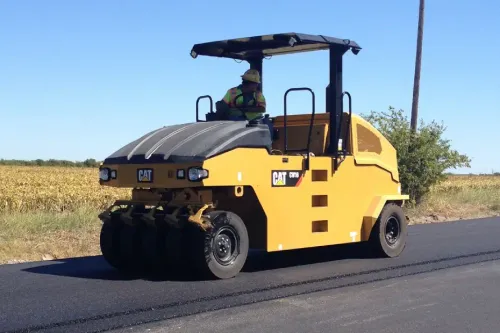 CAT CW16 9-Wheel Compactor