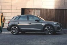 Audi-Q5 Right Side View
