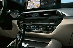 BMW 5 Series Front Interior Image
