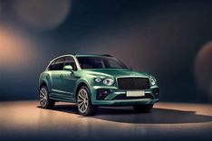 Bentley Bentayga Right Side Front View