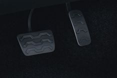 Hyundai_Verna_metal-pedals