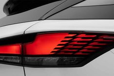 Lexus-RX_500h_tail-light