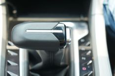 MG-Hector-Plus_gear-shifter