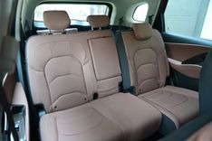 MG-Hector-Plus_rear-seats
