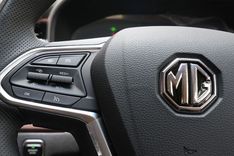 MG-Hector-Plus_steering-left-control