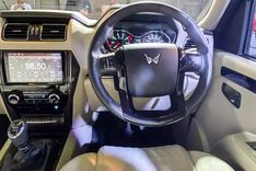 Mahindra Scorpio Classic interior steering wheel