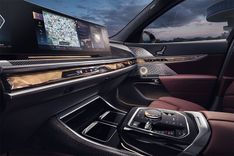 BMW 7-Series interaction bar faceted
