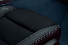 Volvo-C40-Recharge-seat