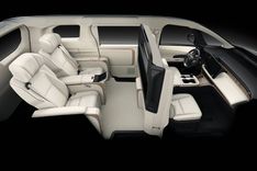 Lexus LM 4 Seating