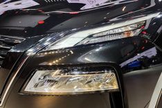 Nissan X-Trail Headlight