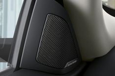 BMW i4 speakers