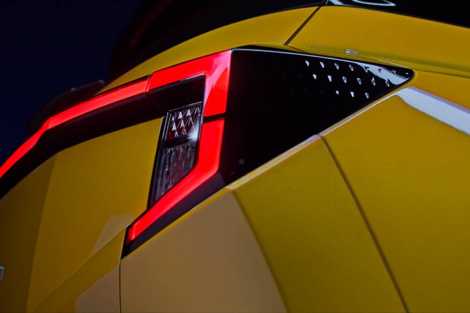 XUV 3XO Connected Led Tail Lamp